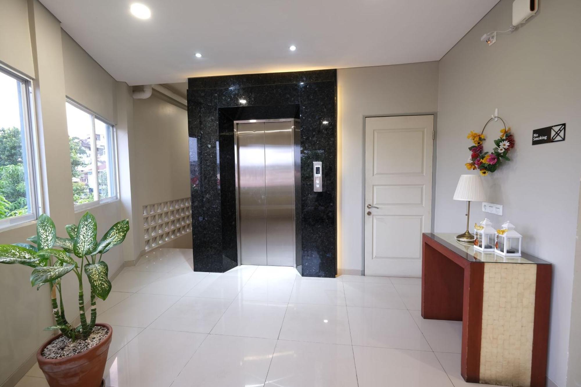 S101 Hotels Semarang Exterior foto